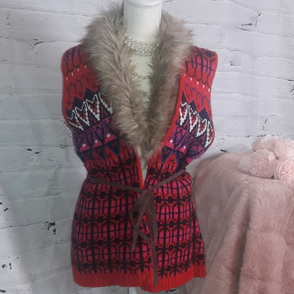 💙L.O.G.G H&M sweater vest with faux fur collar